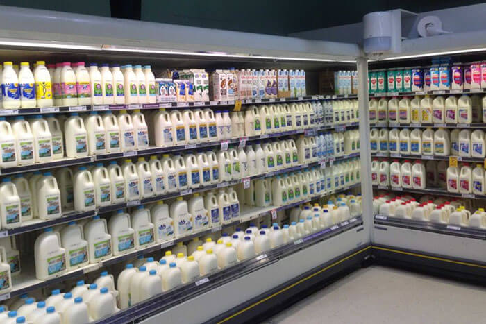 cách trưng bày cửa hàng sữa