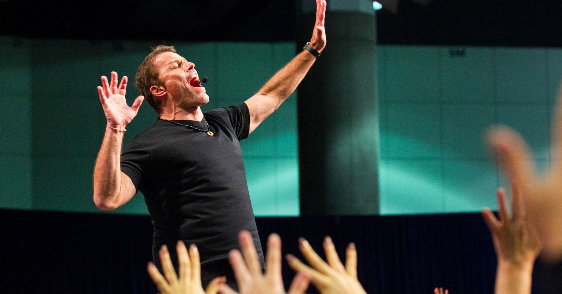 Tỷ phú Tony Robbins tiết lộ 5 bước giúp bạn có một năm mới 2019 gặt hái được nhiều thành công